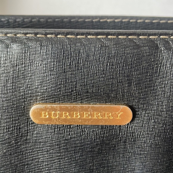 Authentic Burberry Handbag Nova Check. - Picture 11 of 17